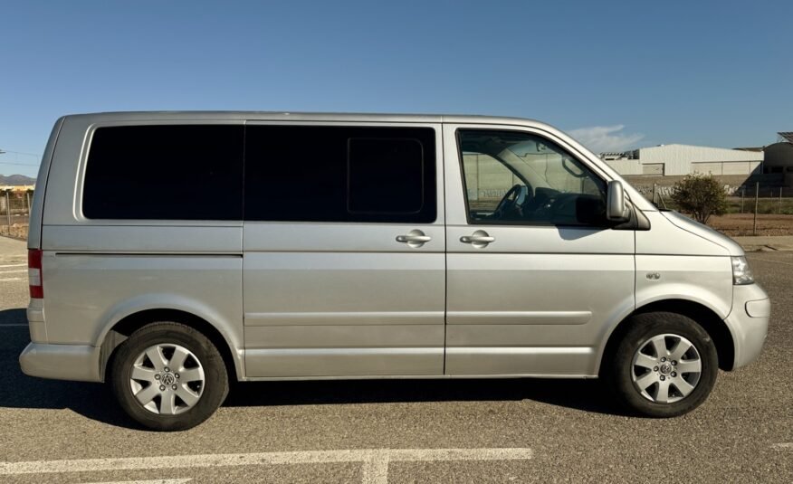 VOLKSWAGEN MULTIVAN 2.5TDI