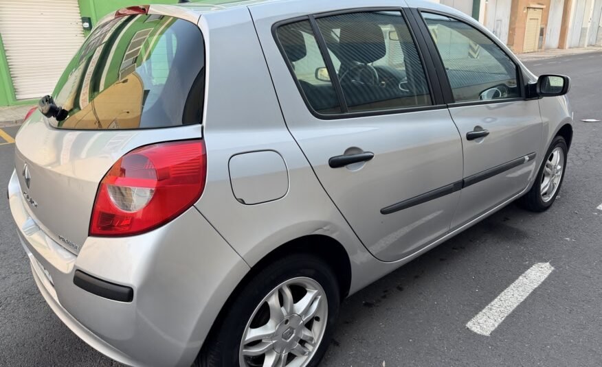 RENAULT Clio 1.2 16V