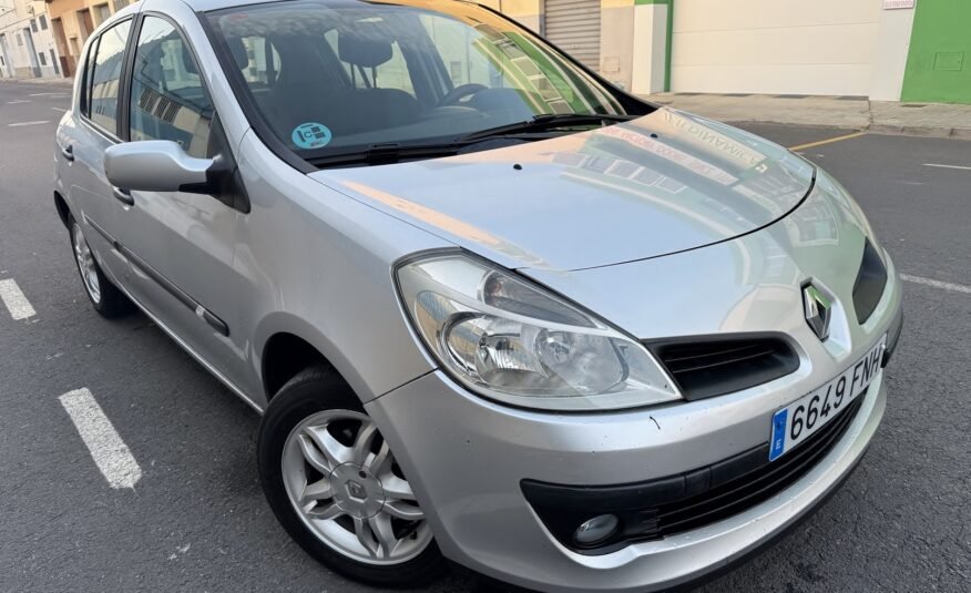 RENAULT Clio 1.2 16V