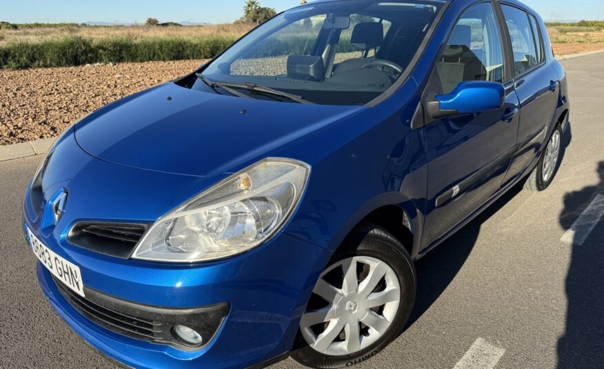 RENAULT Clio 1.5DCI 5 PUERTAS