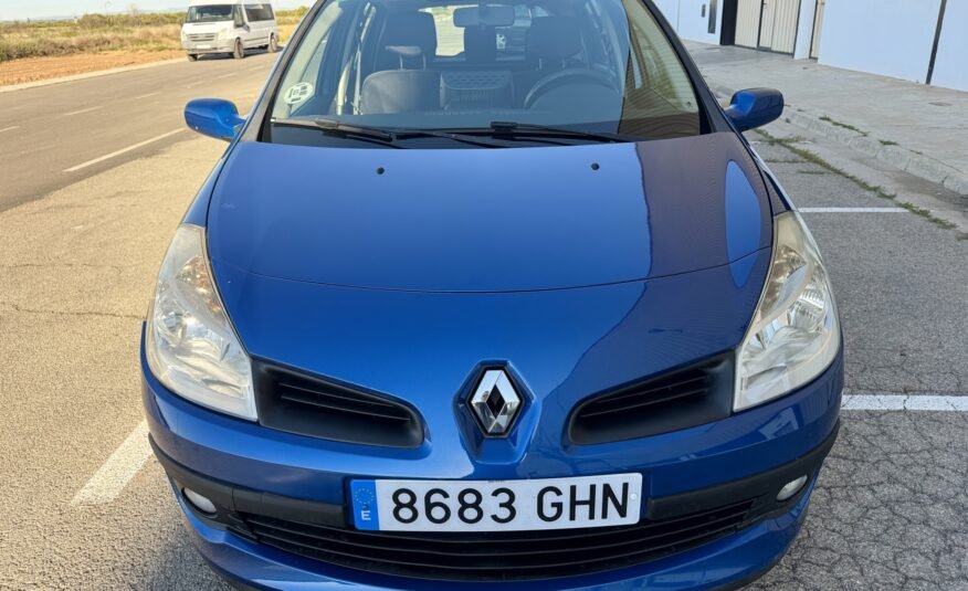 RENAULT Clio 1.5DCI 5 PUERTAS