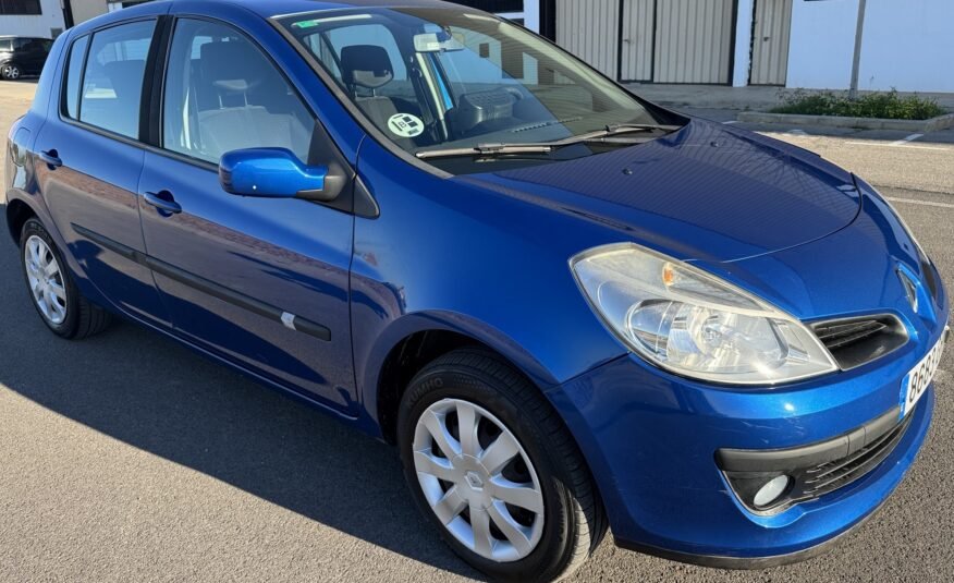 RENAULT Clio 1.5DCI 5 PUERTAS