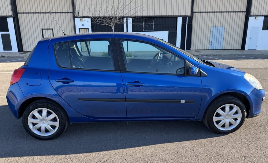 RENAULT Clio 1.5DCI 5 PUERTAS