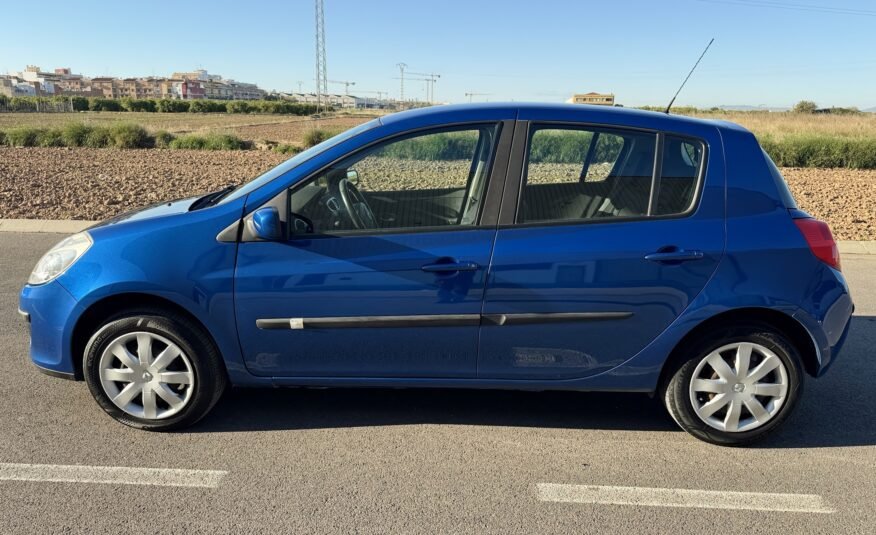 RENAULT Clio 1.5DCI 5 PUERTAS