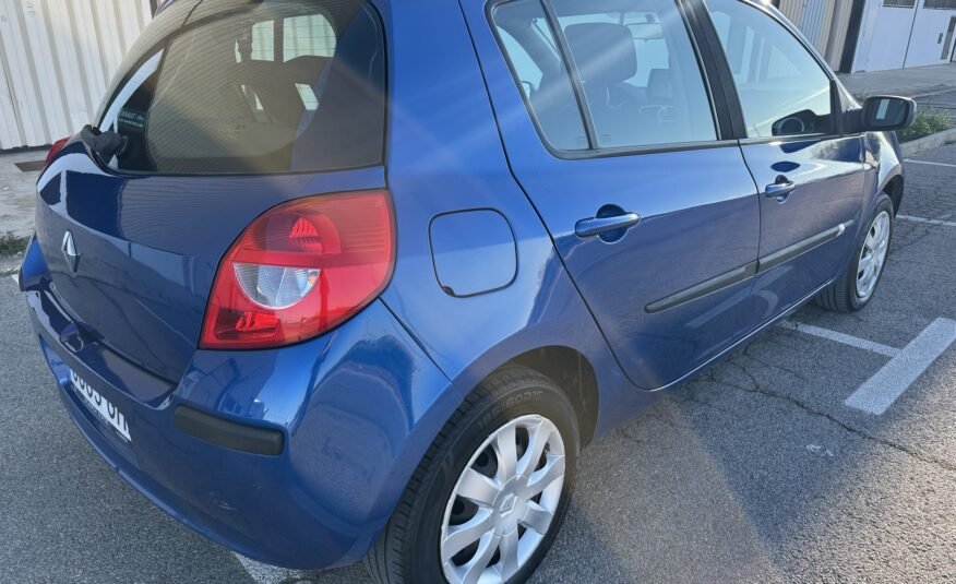 RENAULT Clio 1.5DCI 5 PUERTAS