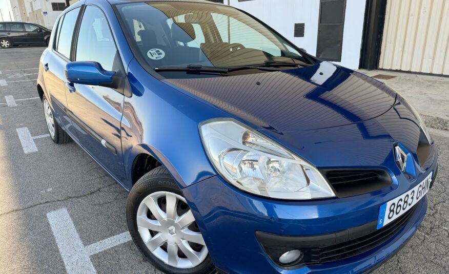 RENAULT Clio 1.5DCI 5 PUERTAS