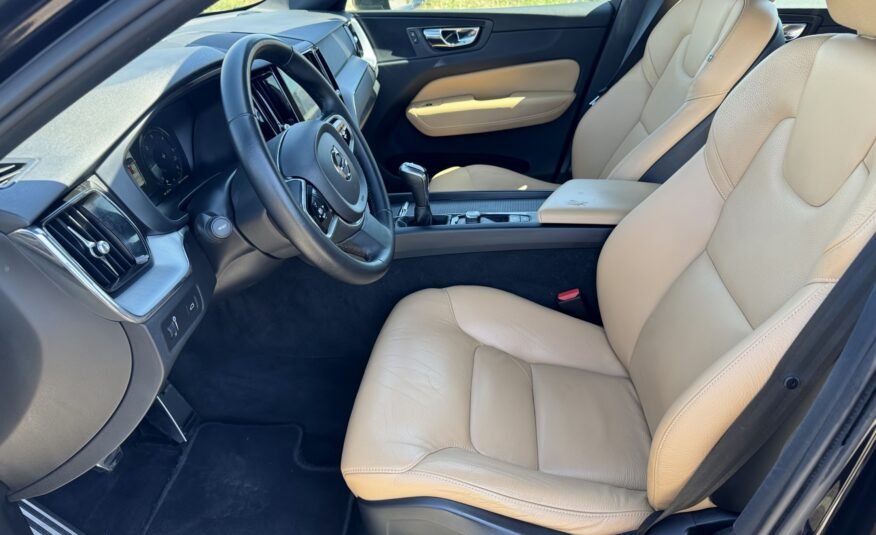 VOLVO XC60 2.0D MOMENTUM