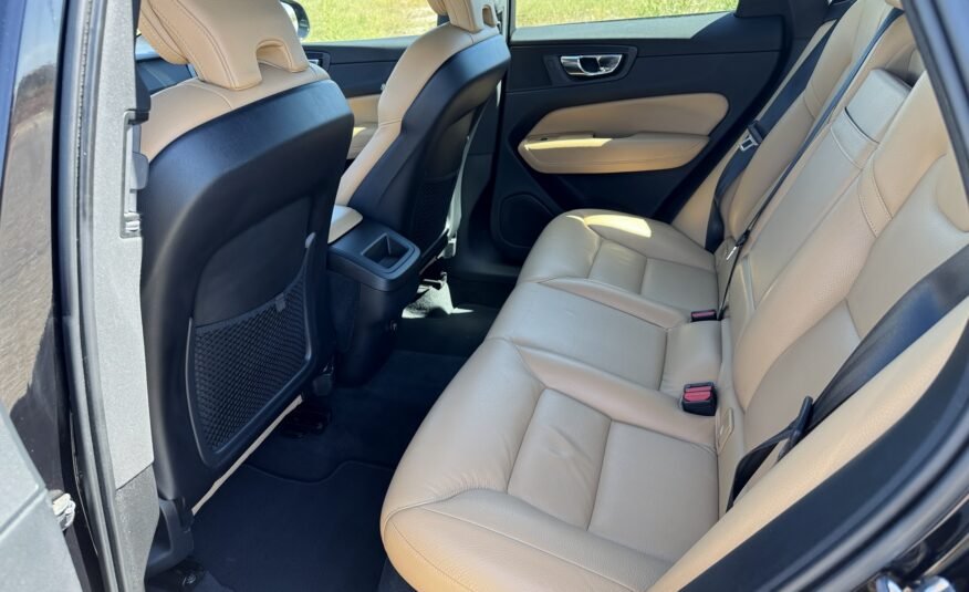 VOLVO XC60 2.0D MOMENTUM