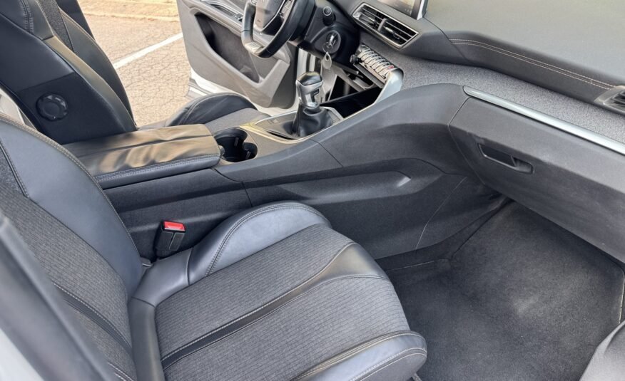 PEUGEOT 5008 GTLINE