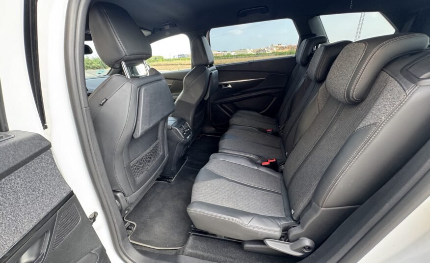 PEUGEOT 5008 GTLINE