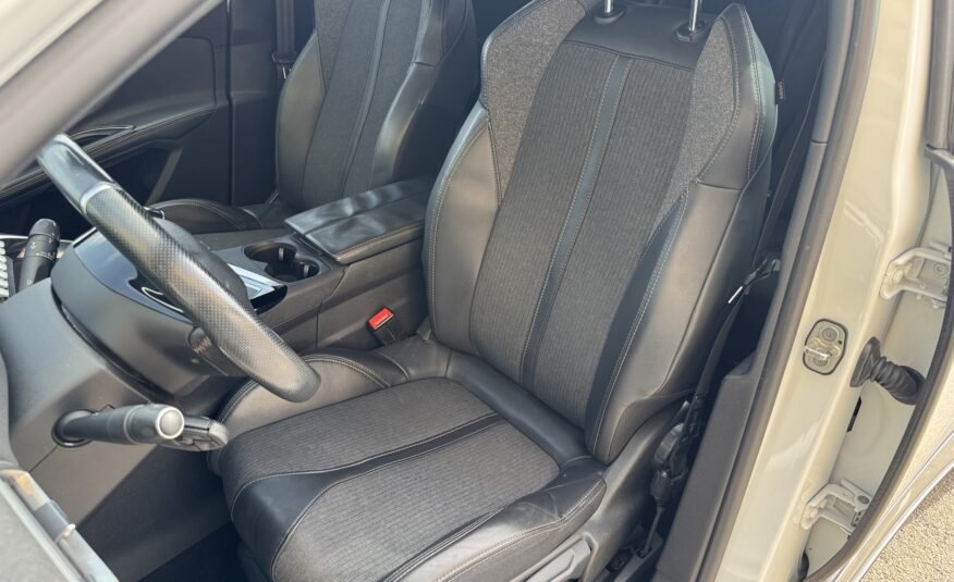 PEUGEOT 5008 GTLINE