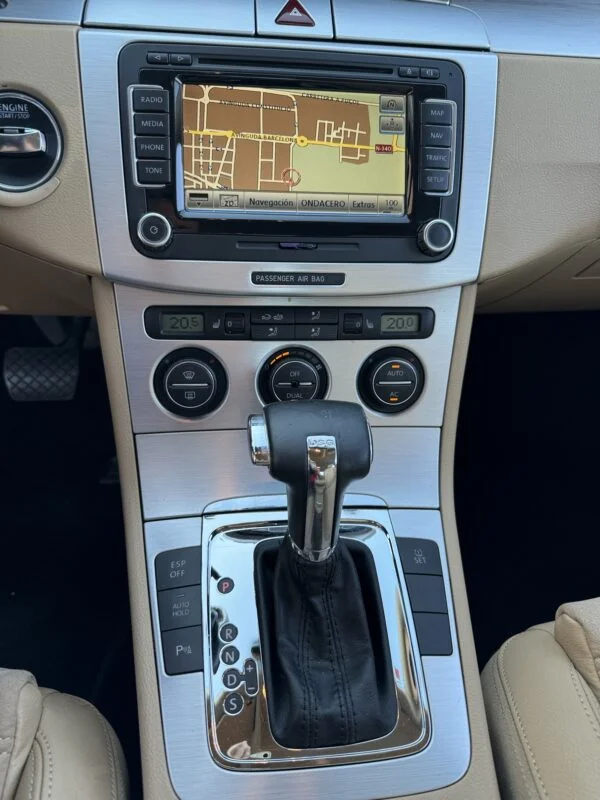 VOLKSWAGEN PASSAT 2.0TDI 140 DSG