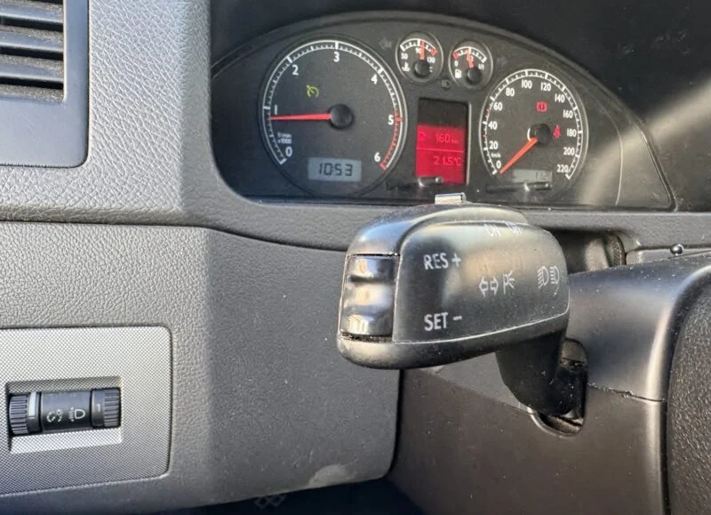 VOLKSWAGEN MULTIVAN 2.5TDI