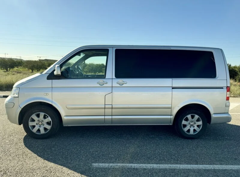 VOLKSWAGEN MULTIVAN 2.5TDI