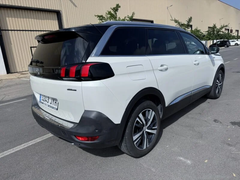 PEUGEOT 5008 GTLINE