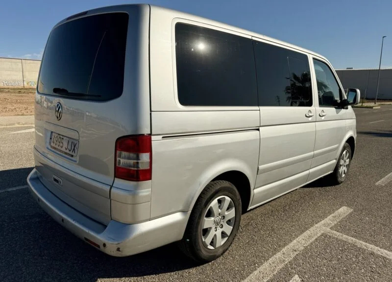 VOLKSWAGEN MULTIVAN 2.5TDI