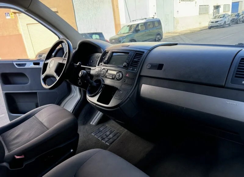 VOLKSWAGEN MULTIVAN 2.5TDI