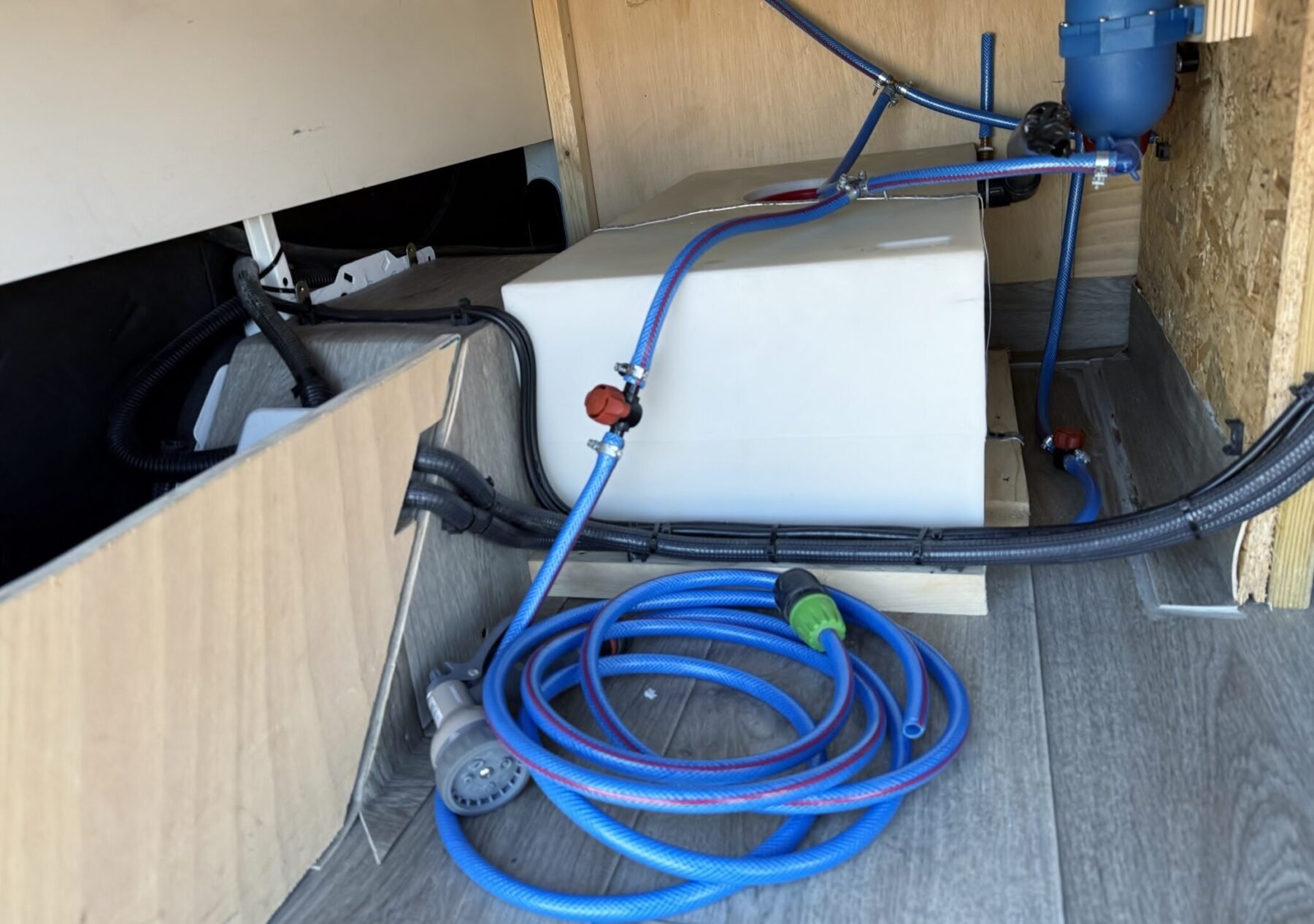 FORD AUTOCARAVANA TRANSIT CAMPERIZADA 