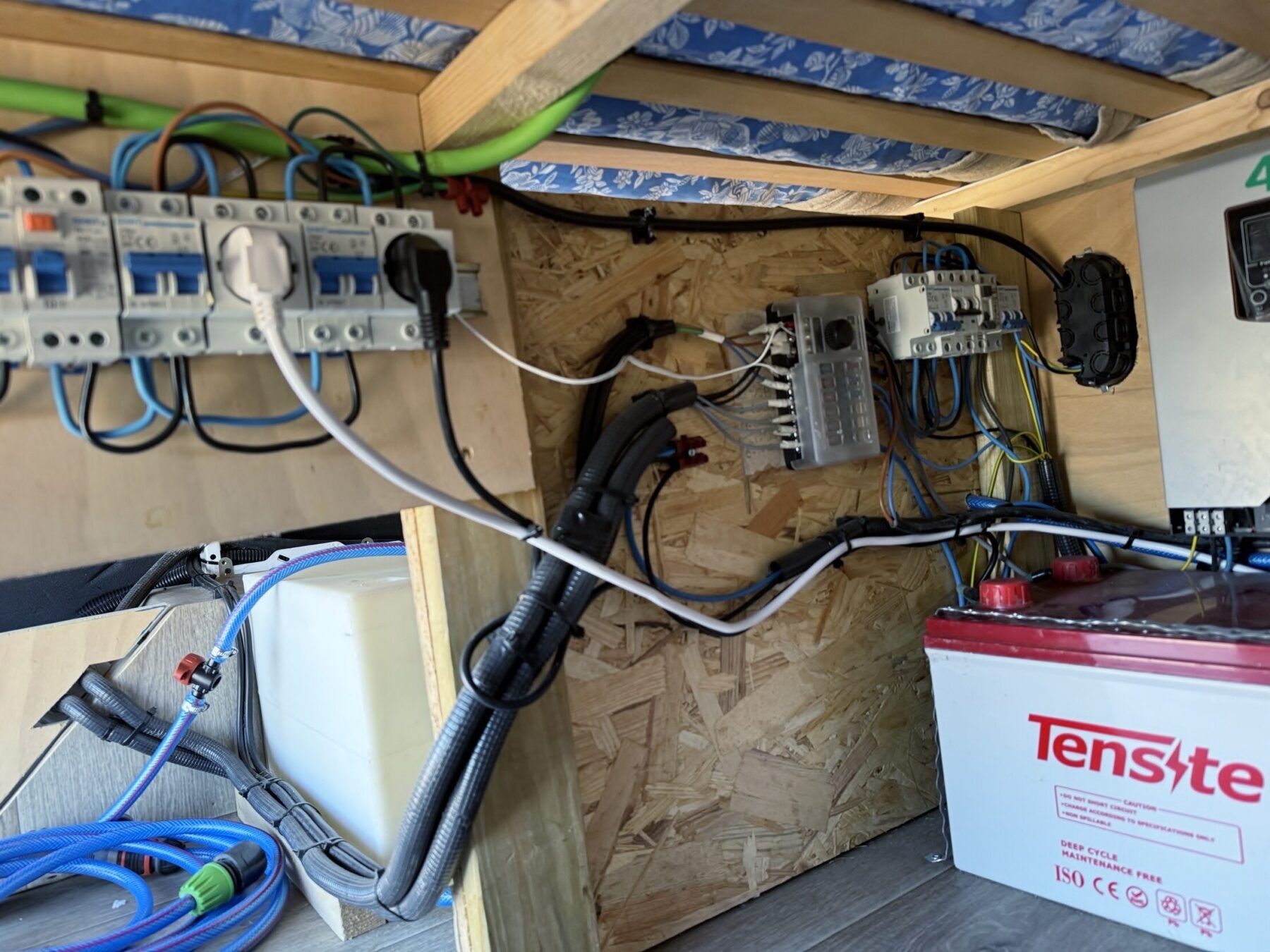 FORD AUTOCARAVANA TRANSIT CAMPERIZADA 