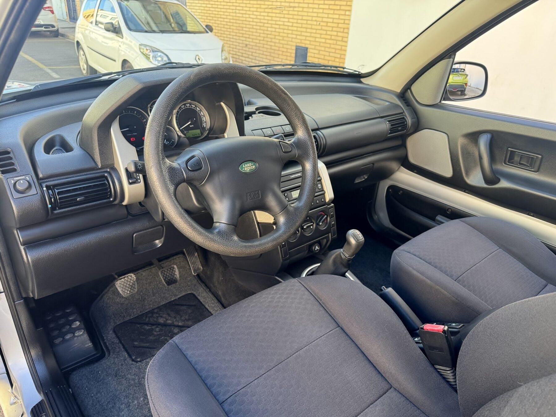 LAND-ROVER FREELANDER TD4  S 