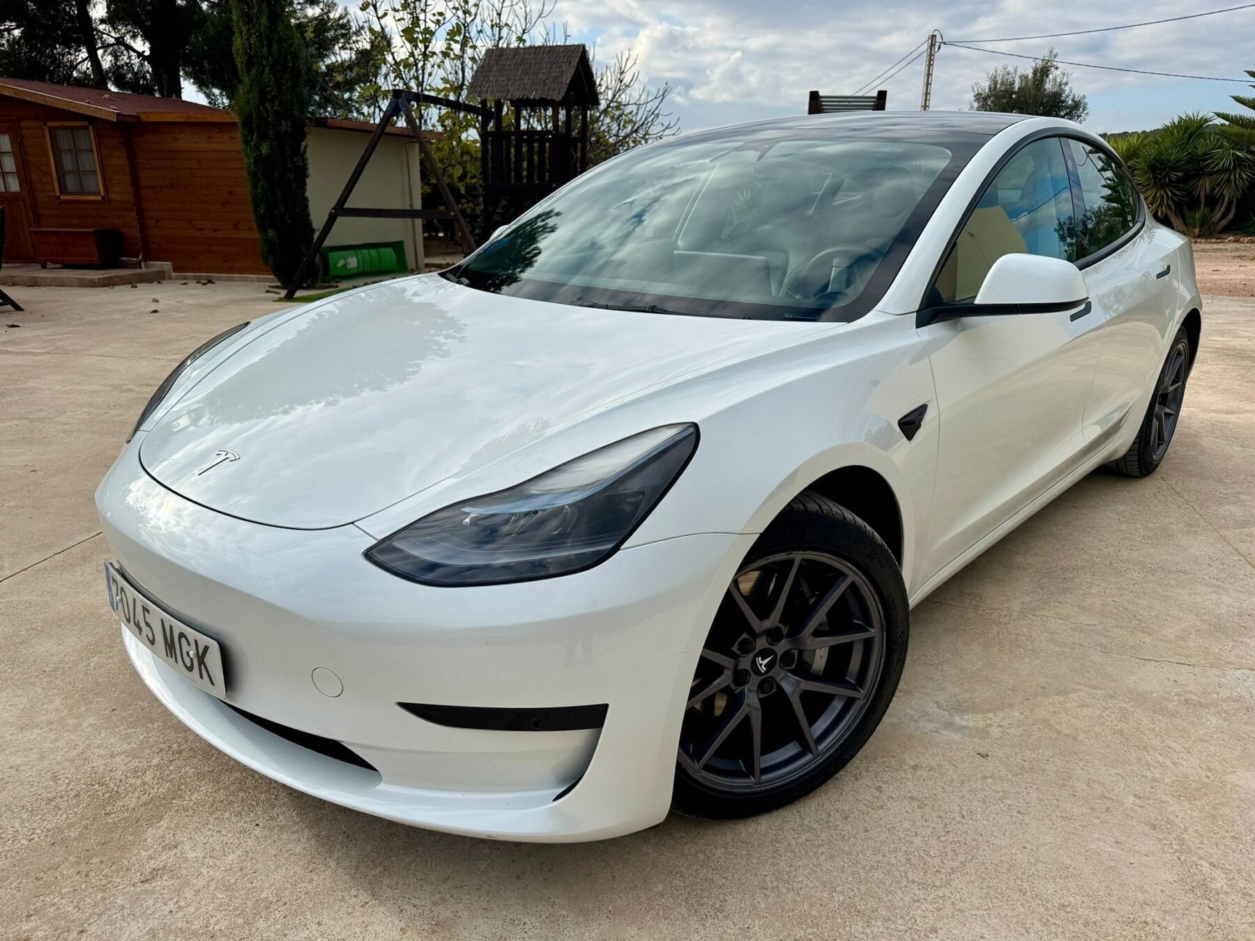 TESLA RWD 208KW