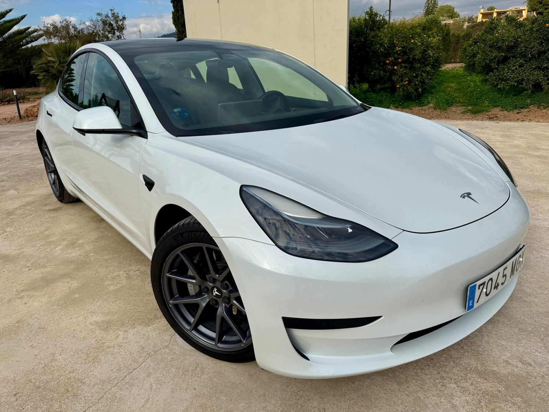 TESLA RWD 208KW