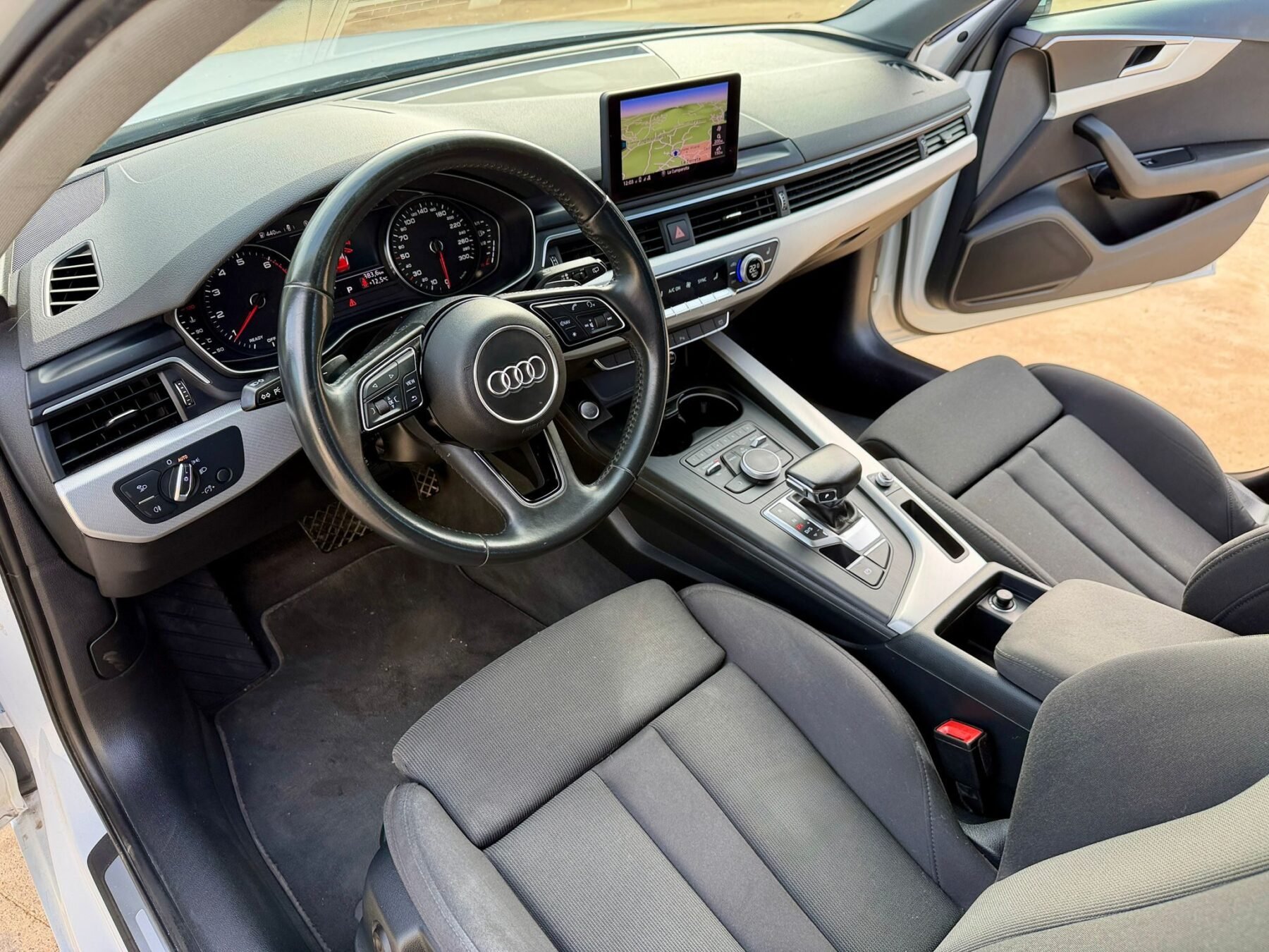 AUDI A4 35 tfsi avant s-tronic 