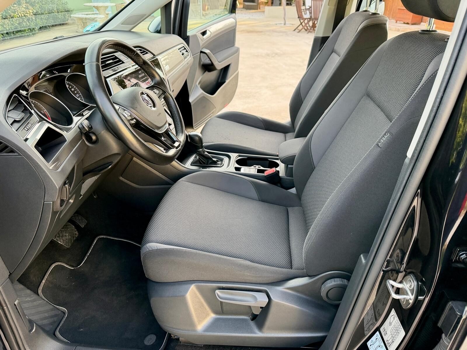 VOLKSWAGEN TOURAN 1.6 TDI DSG 7 PLAZAS 