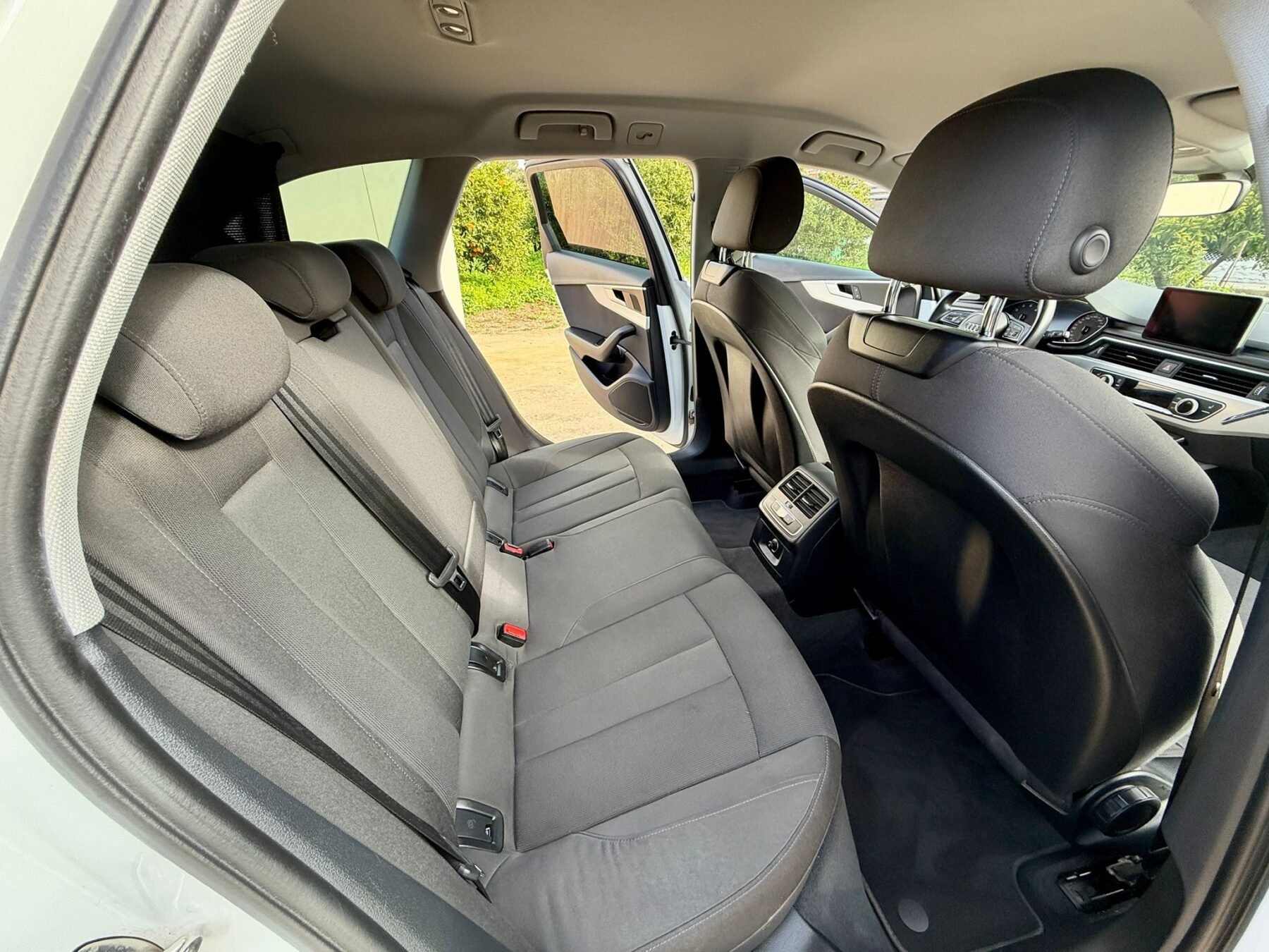 AUDI A4 35 tfsi avant s-tronic 