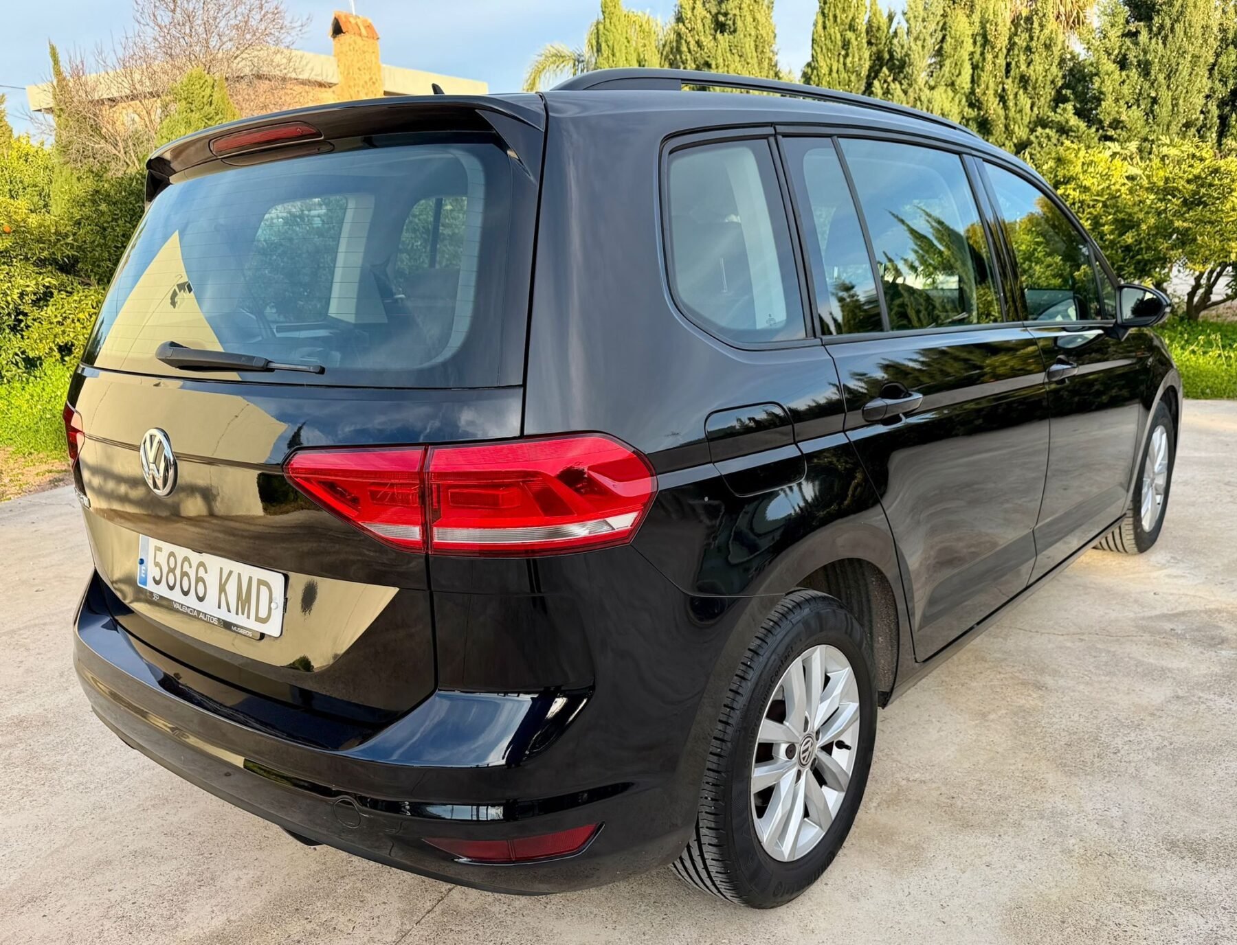 VOLKSWAGEN TOURAN 1.6 TDI DSG 7 PLAZAS 