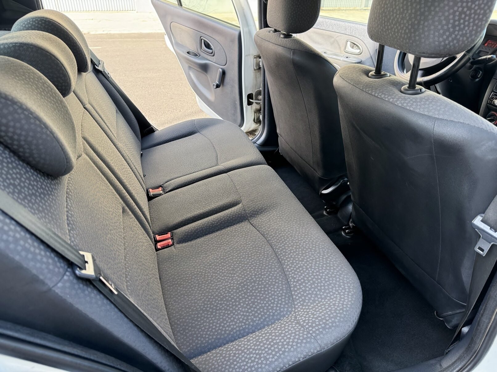 RENAULT CLIO 1.2 5 puertas 