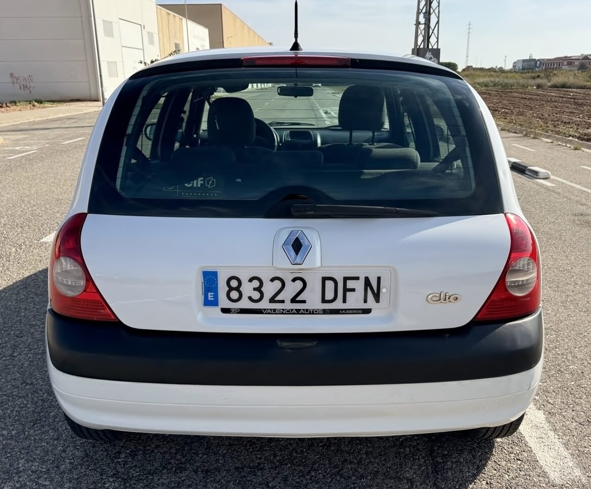 RENAULT CLIO 1.2 5 puertas 