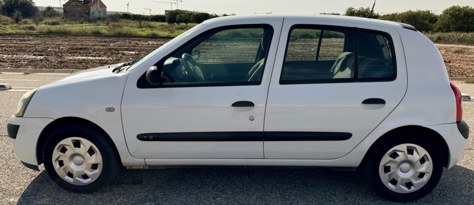 RENAULT CLIO 1.2 5 puertas 