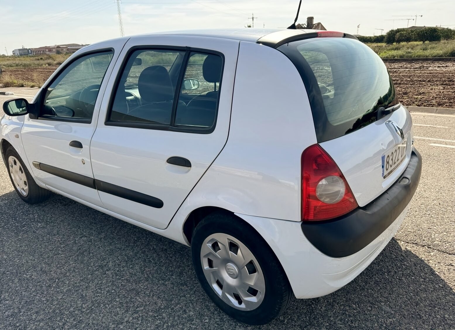 RENAULT CLIO 1.2 5 puertas 