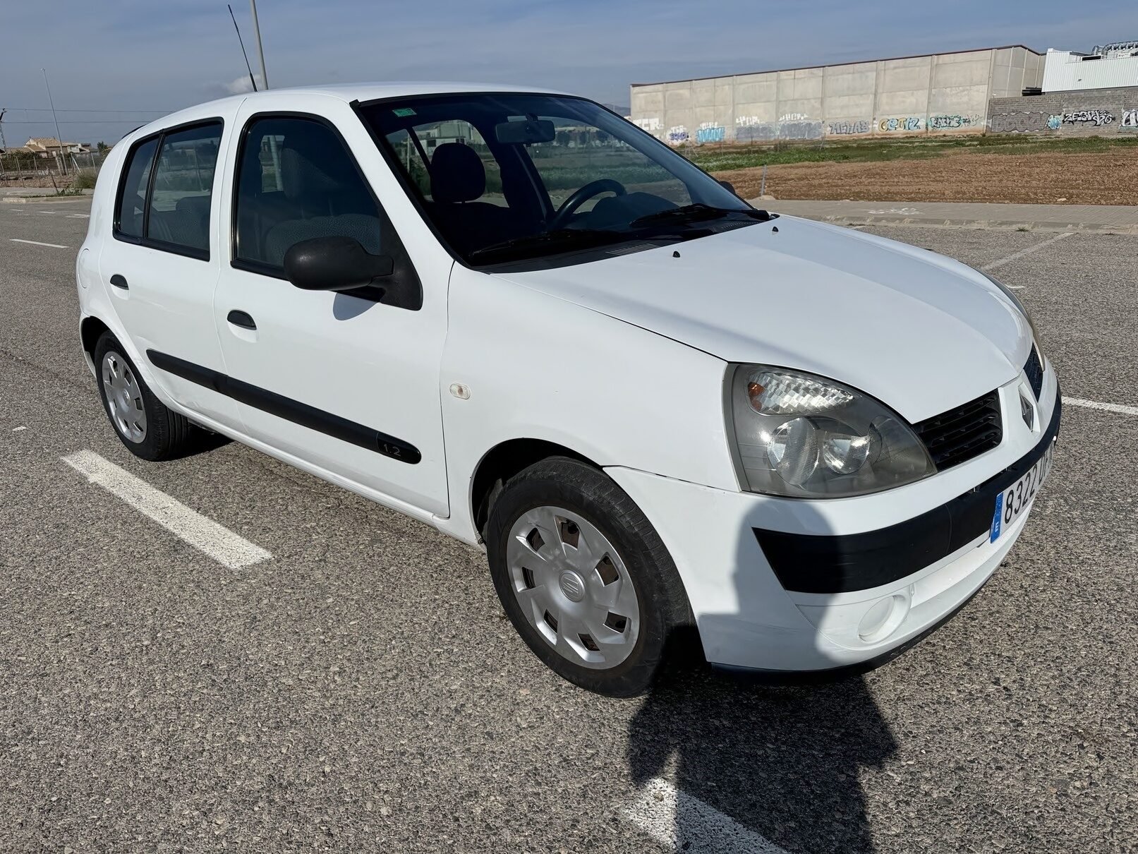 RENAULT CLIO 1.2 5 puertas 