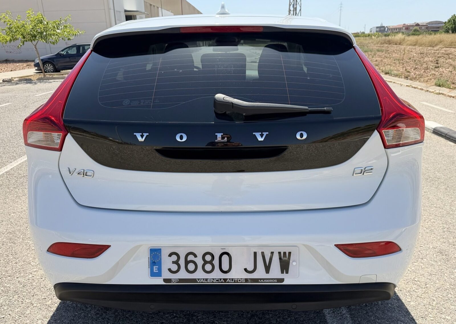 VOLVO v40 D2