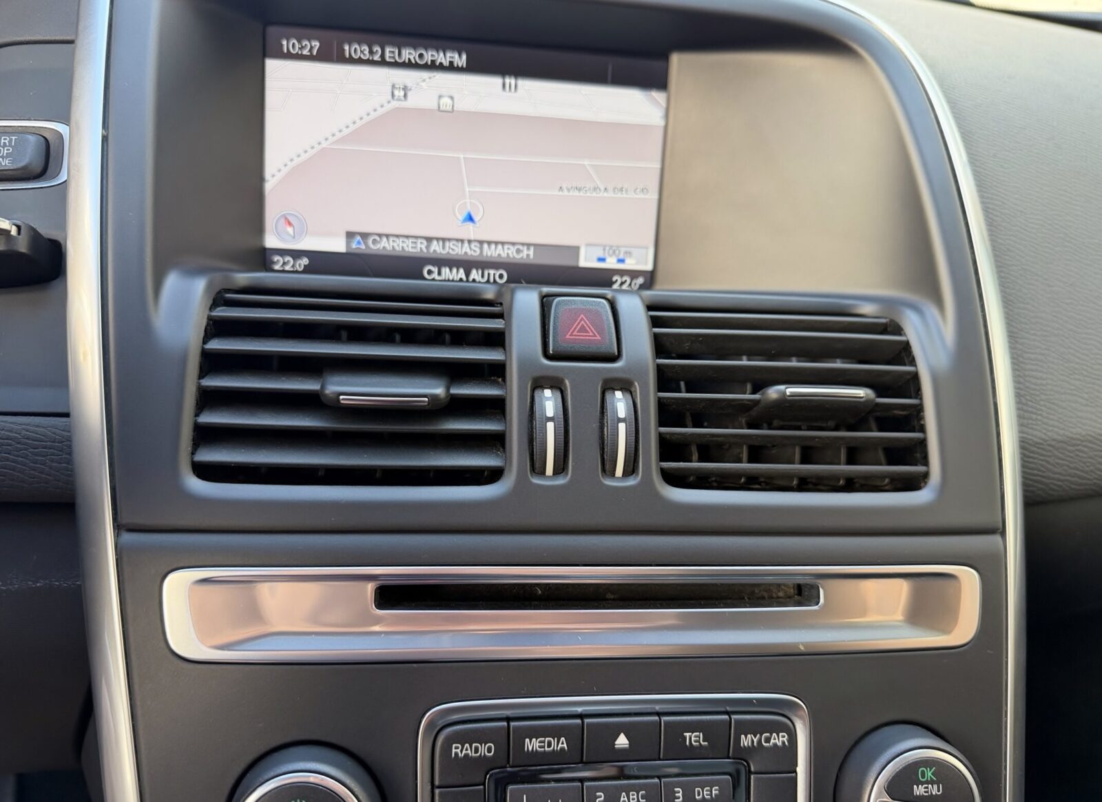 VOLVO XC60 D3 MOMENTUM 