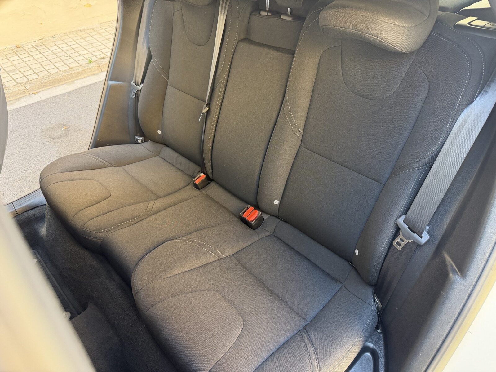 VOLVO v40 D2