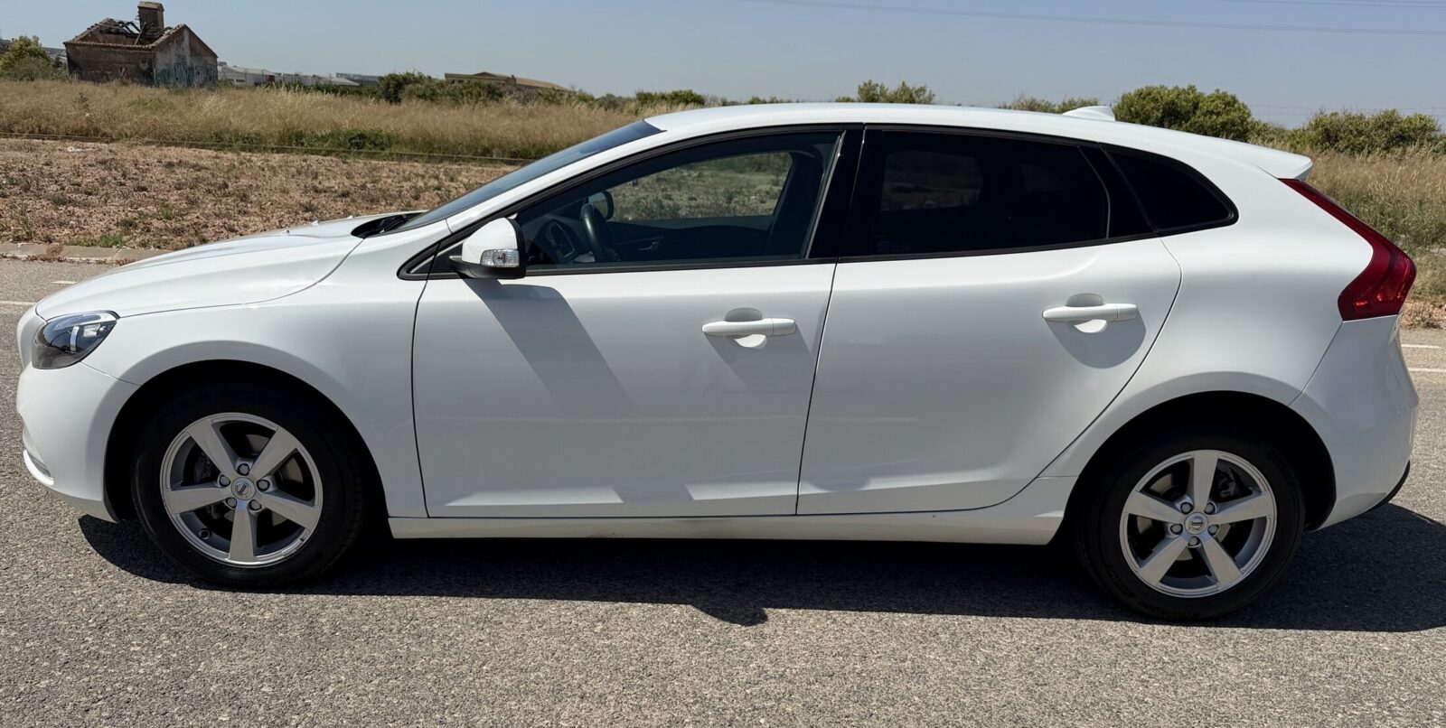 VOLVO v40 D2