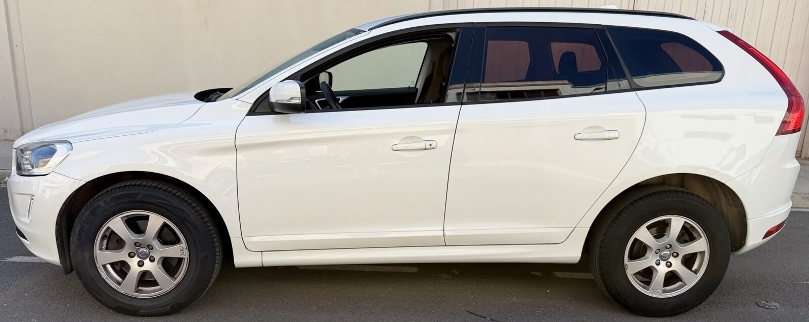 VOLVO XC60 D3 MOMENTUM 