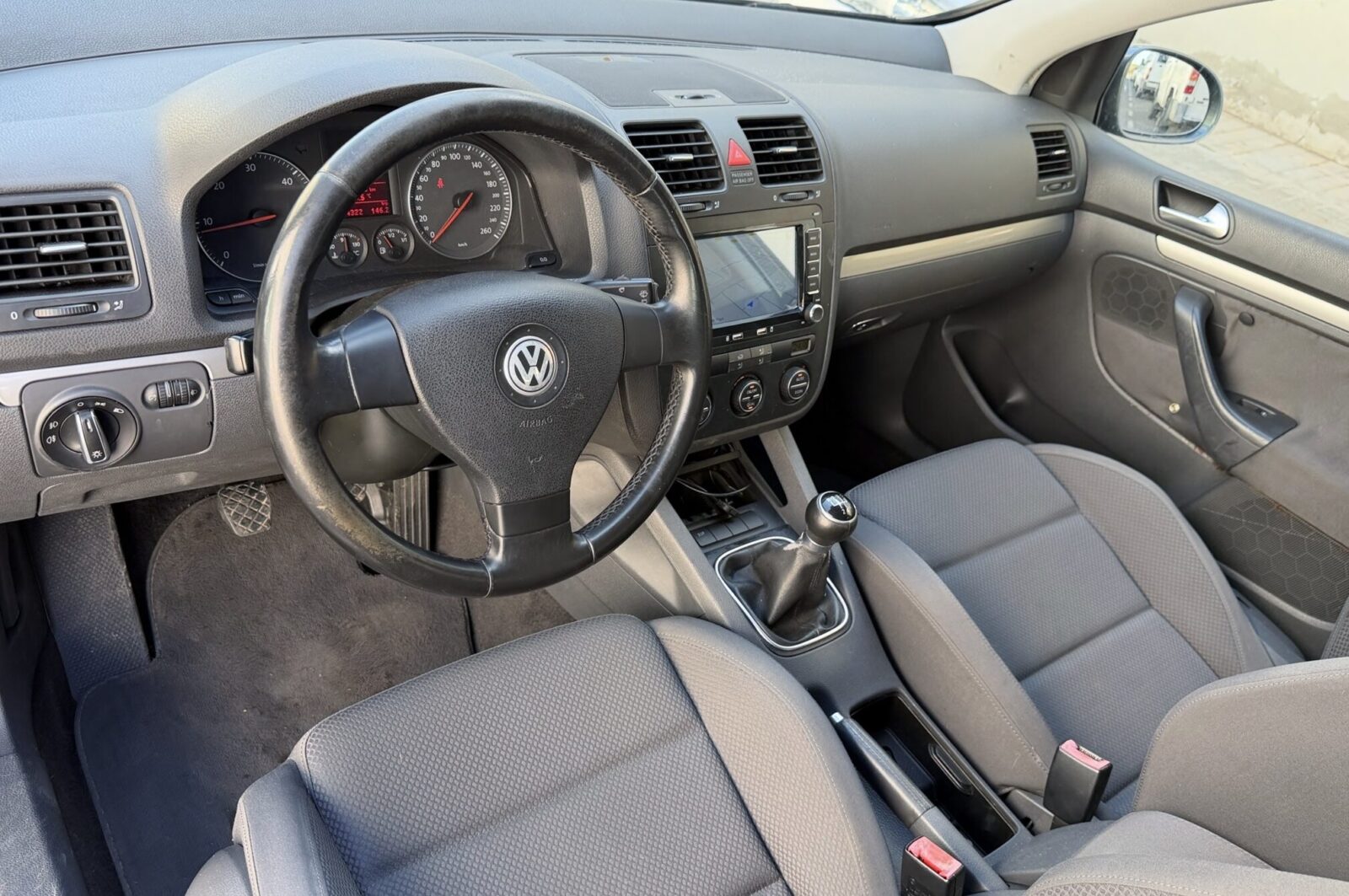 VOLKSWAGEN GOLF V 1.9 TDI 