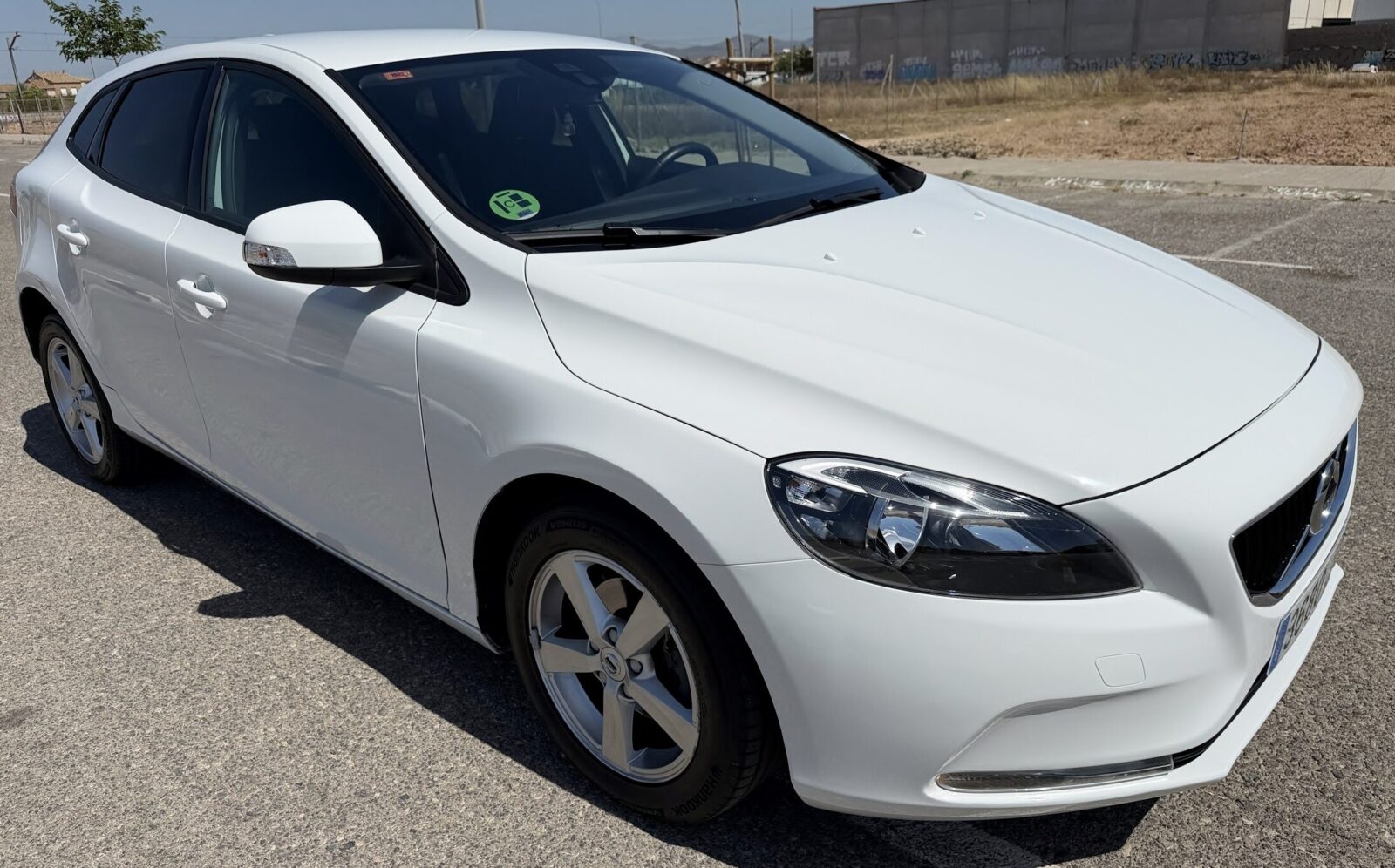 VOLVO v40 D2