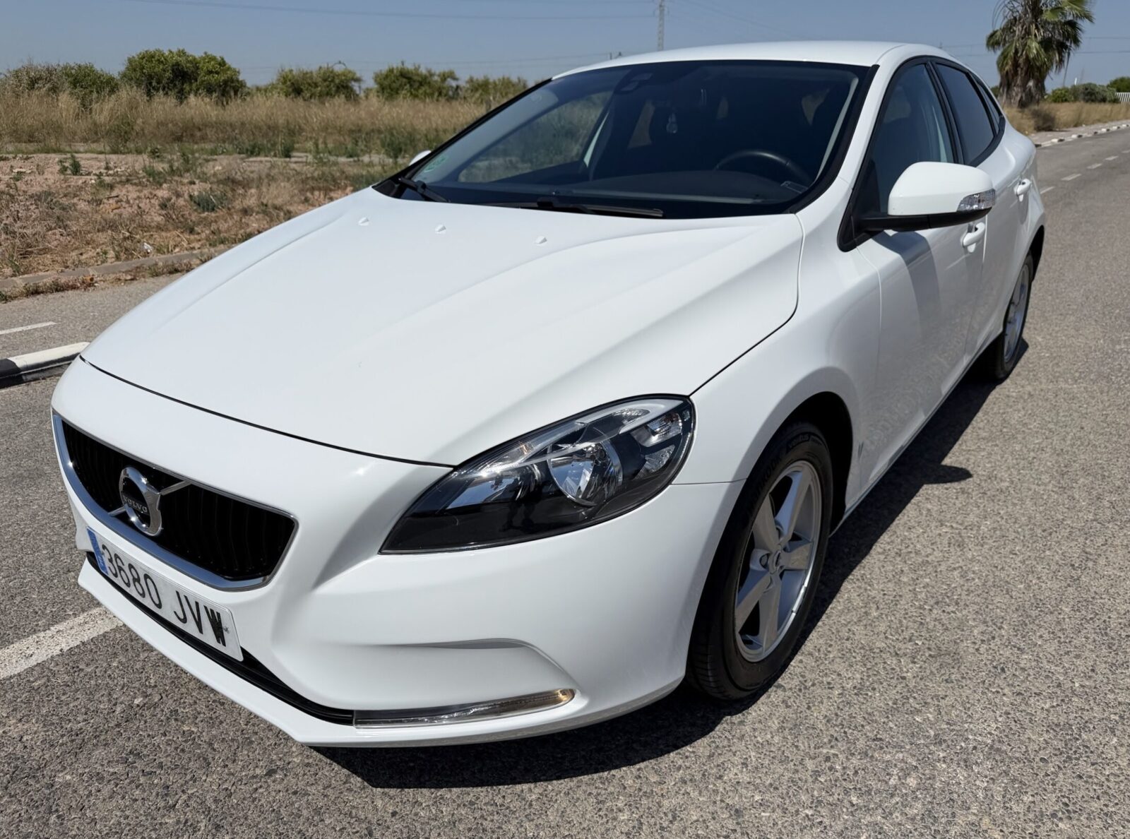 VOLVO v40 D2