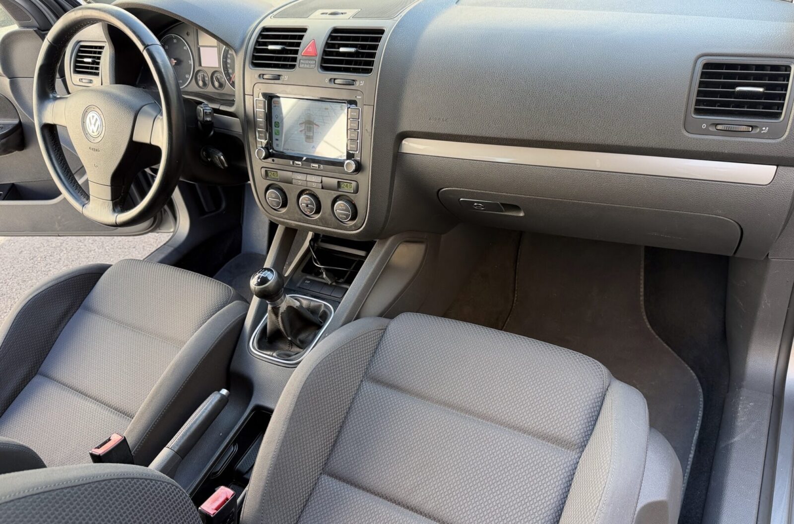 VOLKSWAGEN GOLF V 1.9 TDI 