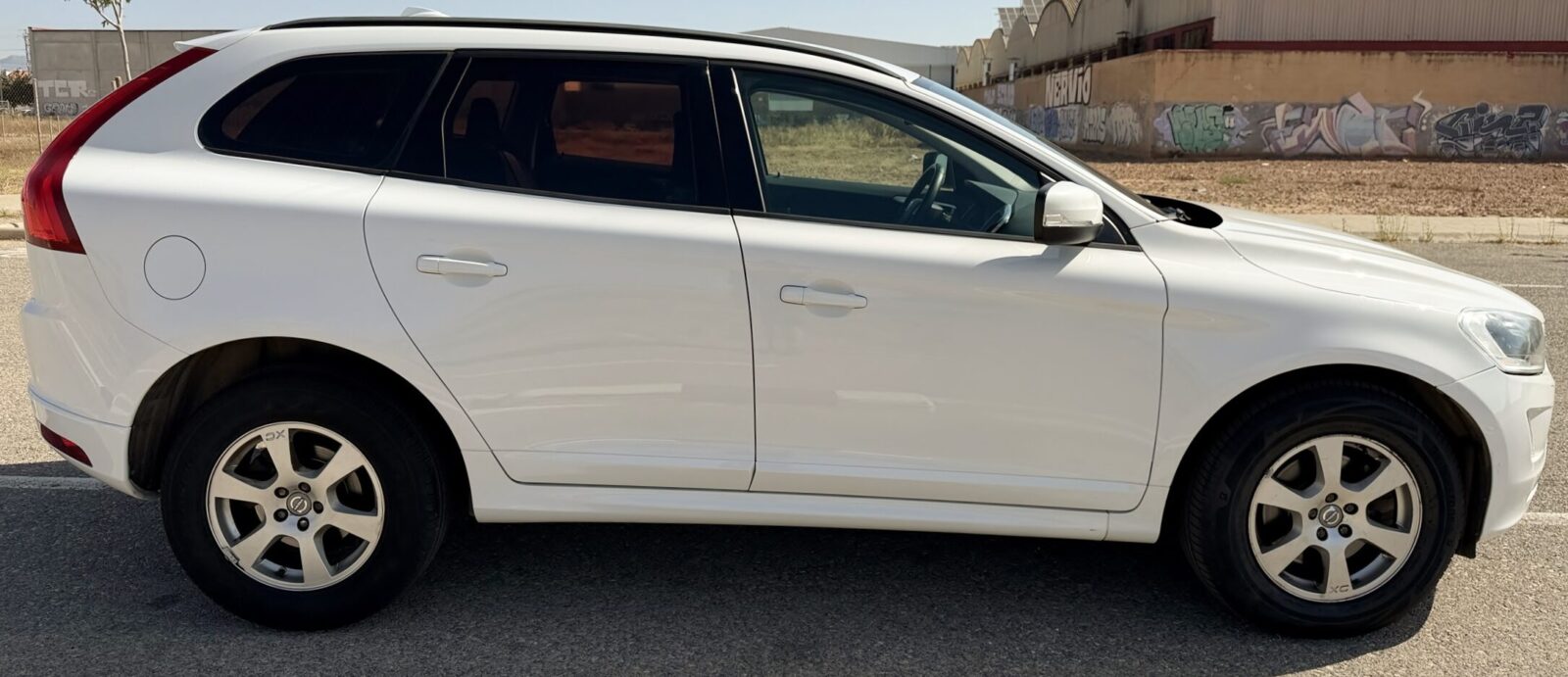 VOLVO XC60 D3 MOMENTUM 