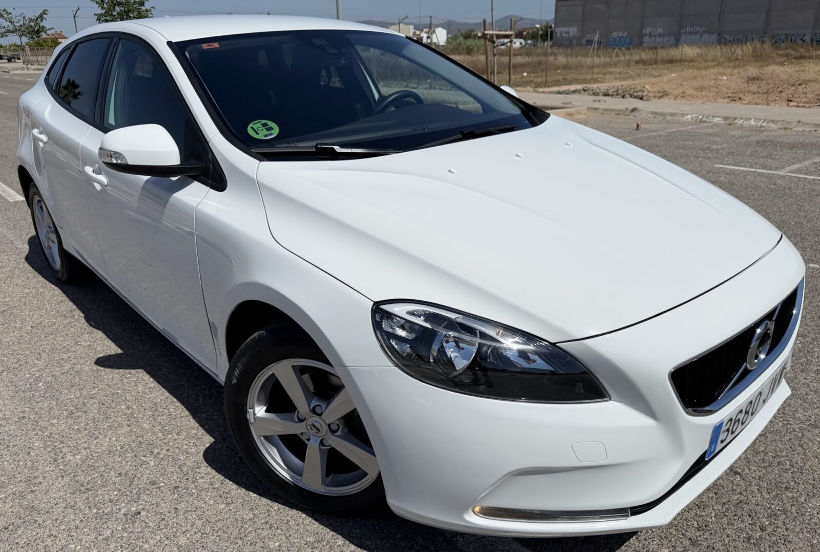 VOLVO v40 D2