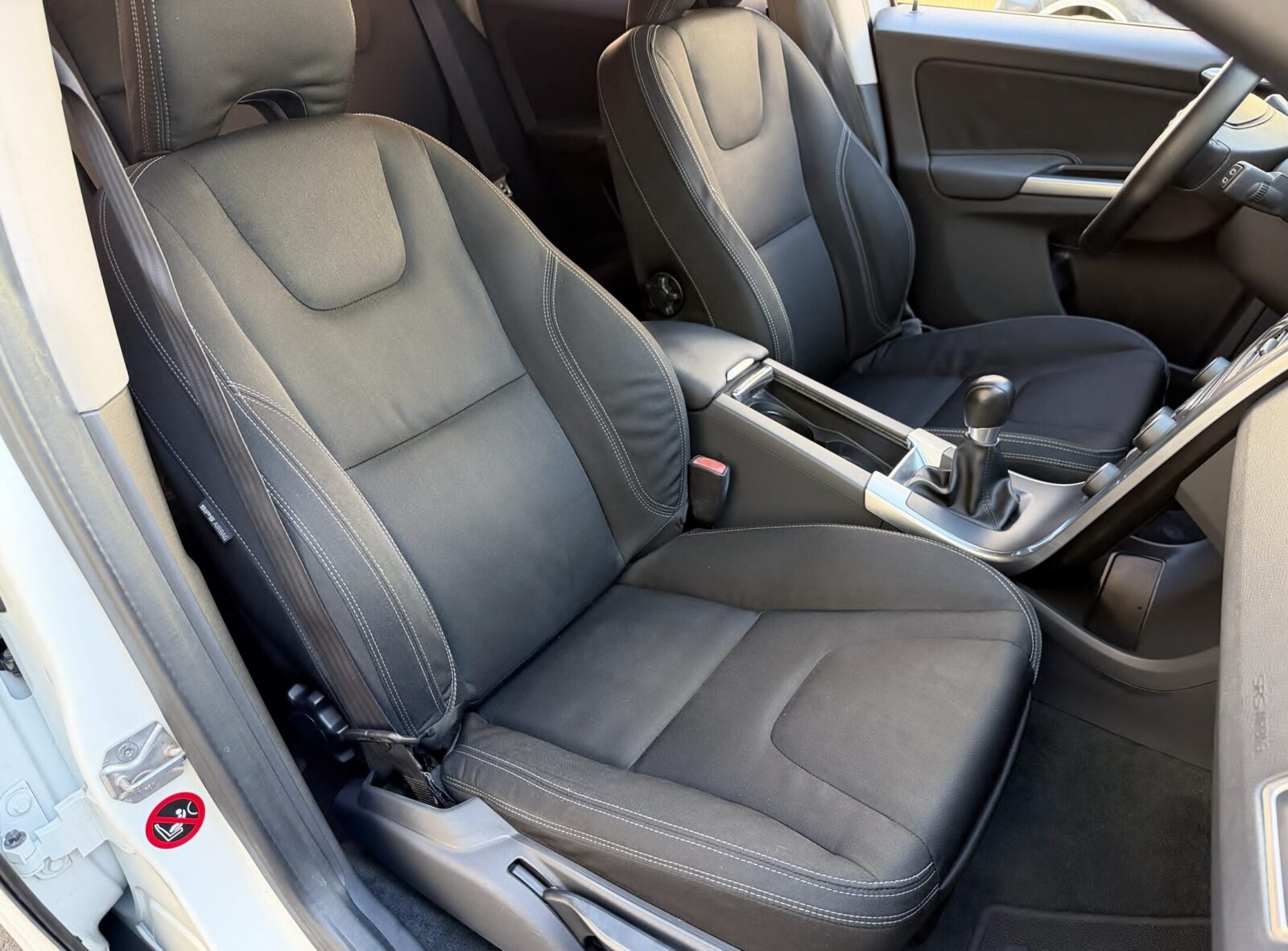 VOLVO XC60 D3 MOMENTUM 