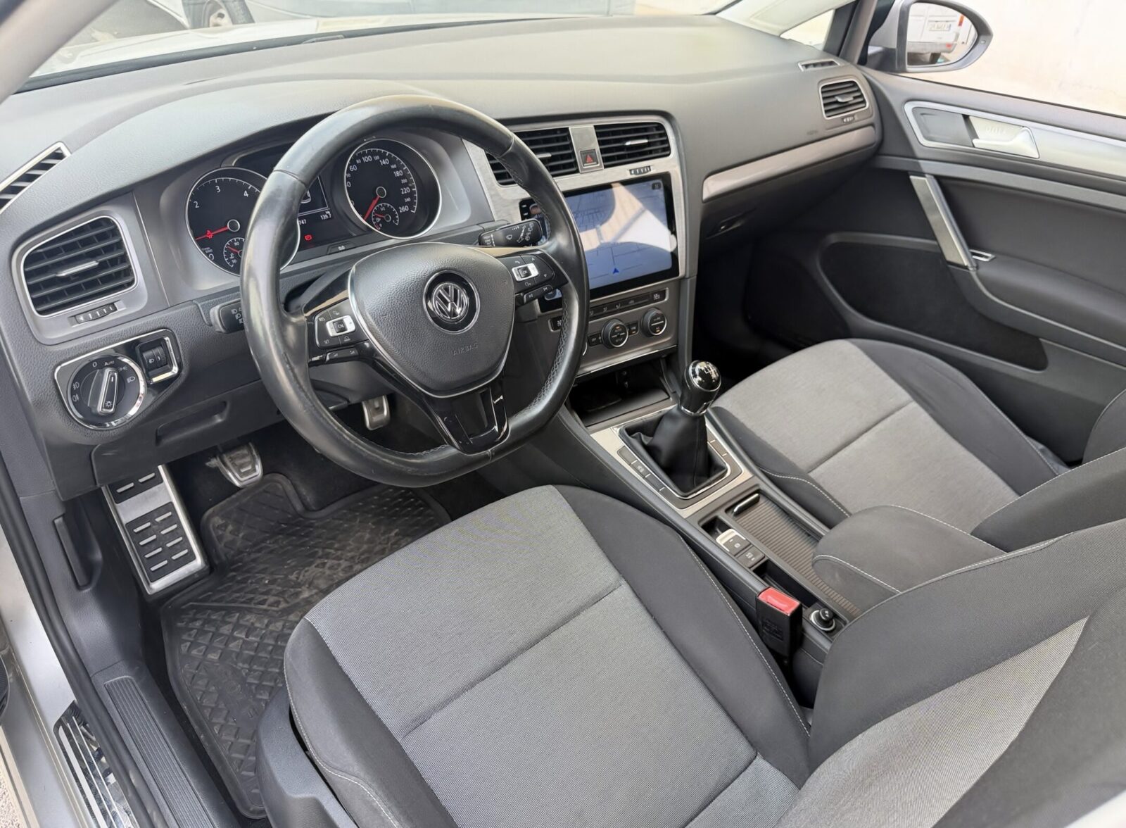 VOLKSWAGEN GOLF 7 1.6 TDI 
