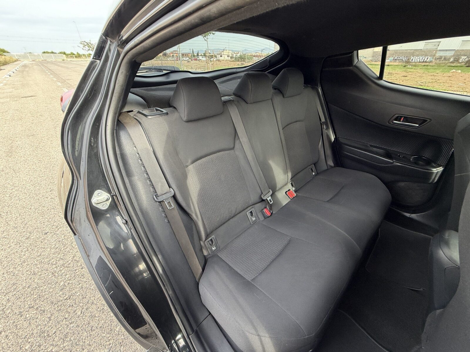 TOYOTA C-HR 1.8 HIBRIDO